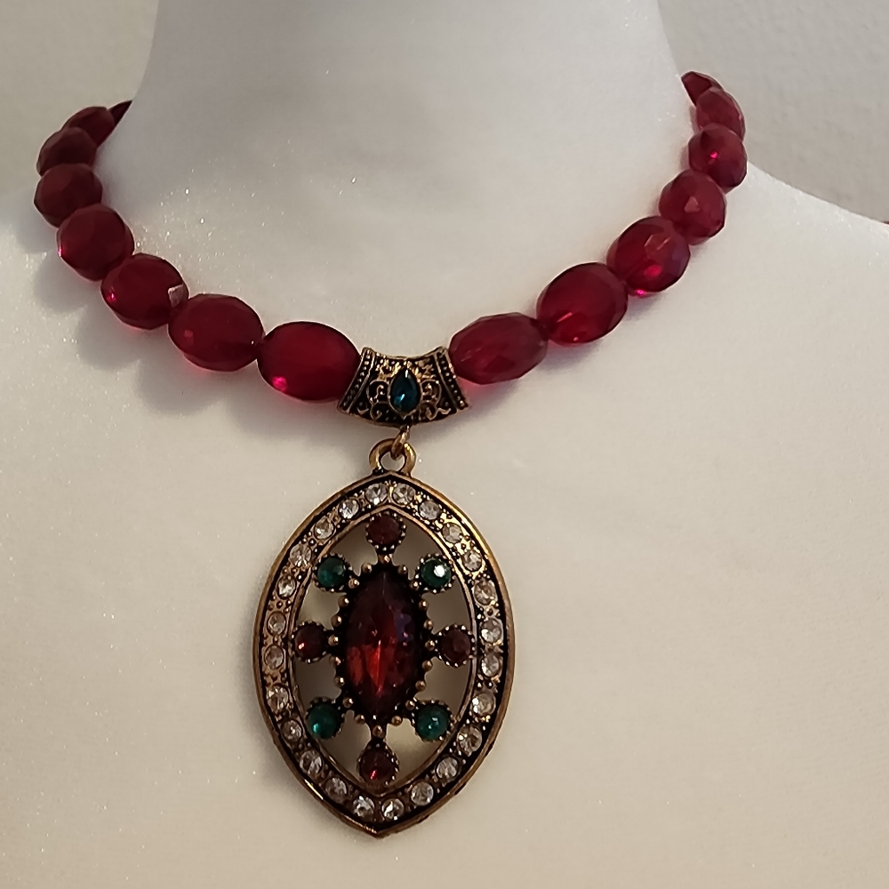 Necklace Vintage...new